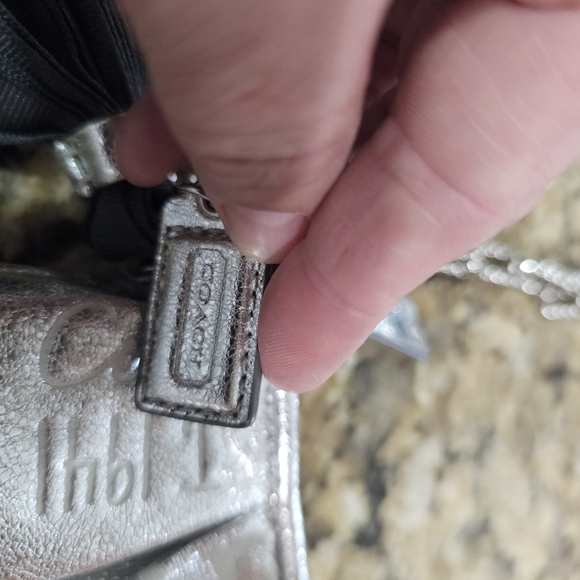 Coach Poppy Metallic Silver Wristlet with Chain - Picture 4 of 7